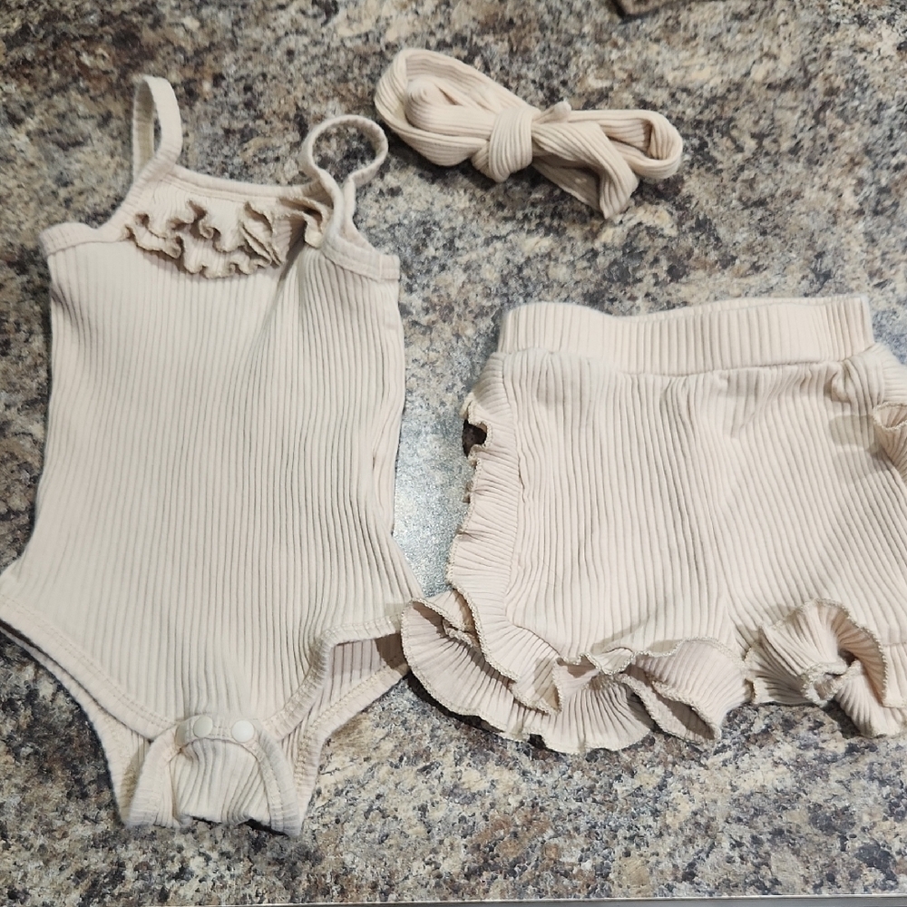 SHEIN Kids Cream Ribbed Overalls Set - Picture 6 of 7